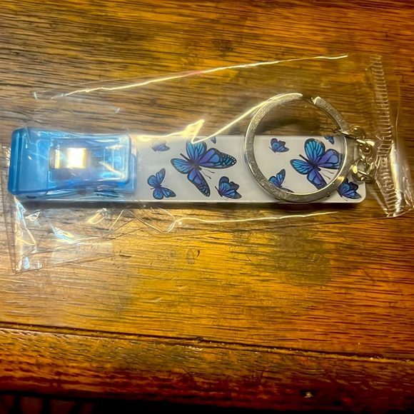 Multifunctional “Card Grabber Keychain” for Long Nails (Set of 3) - Picture 4 of 5